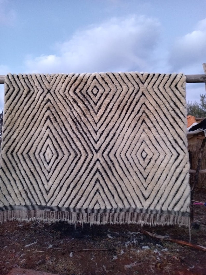 Beni Ourain - Black, White, Beige, Diamond Shape Pattern, Berber carpet, Moroccan Rugs,  Authentic Handmade, Natural Wool,  Sheep's wool, Cream Berber Rugs 