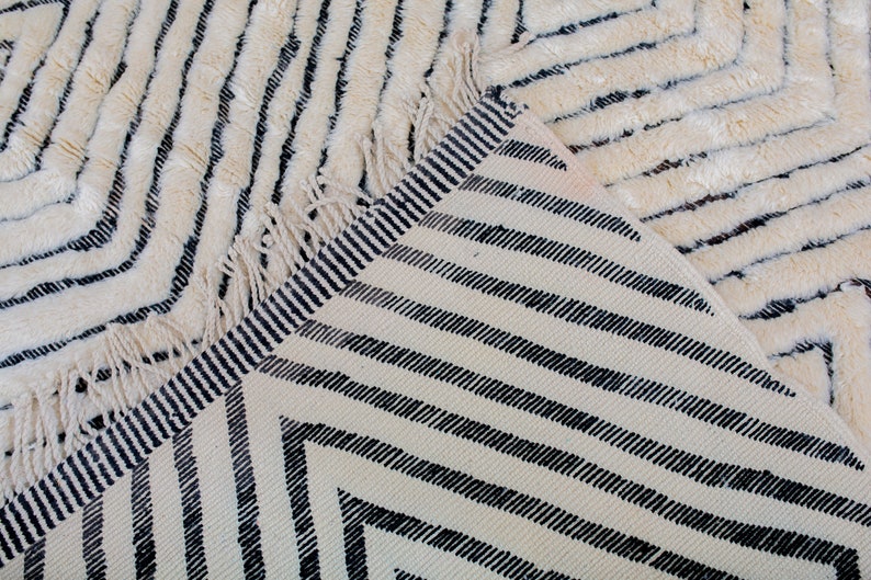 Beni Ourain - Black, White, Beige, Diamond Shape Pattern, Berber carpet, Moroccan Rugs,  Authentic Handmade, Natural Wool,  Sheep's wool, Cream Berber Rugs 