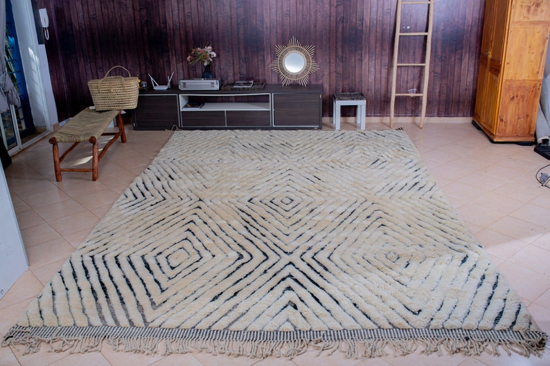 Beni Ourain - Black, White, Beige, Diamond Shape Pattern, Berber carpet, Moroccan Rugs,  Authentic Handmade, Natural Wool,  Sheep's wool, Cream Berber Rugs 
